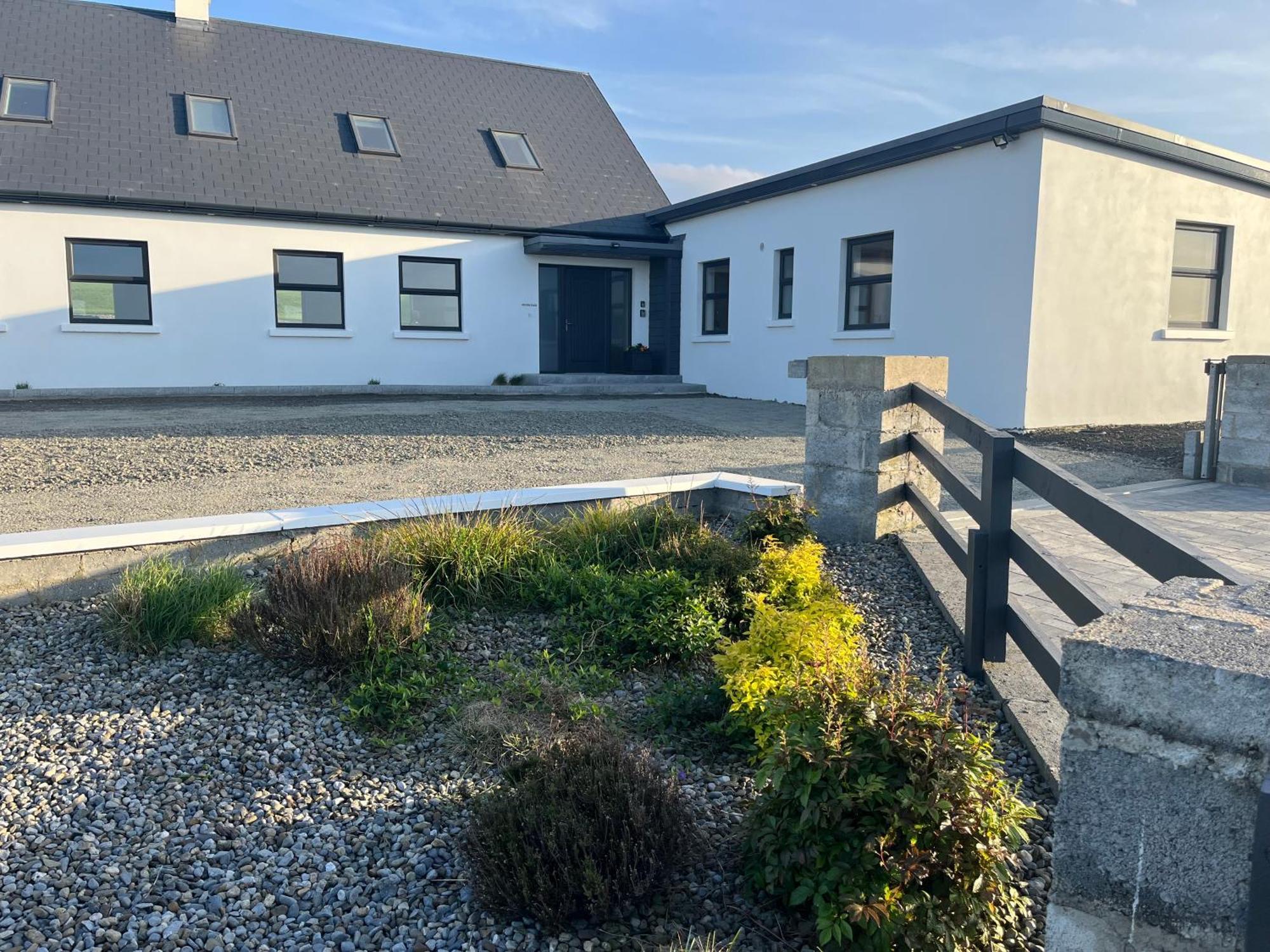 An Sean Teach Self Catering Apartment Fodry Bagian luar foto